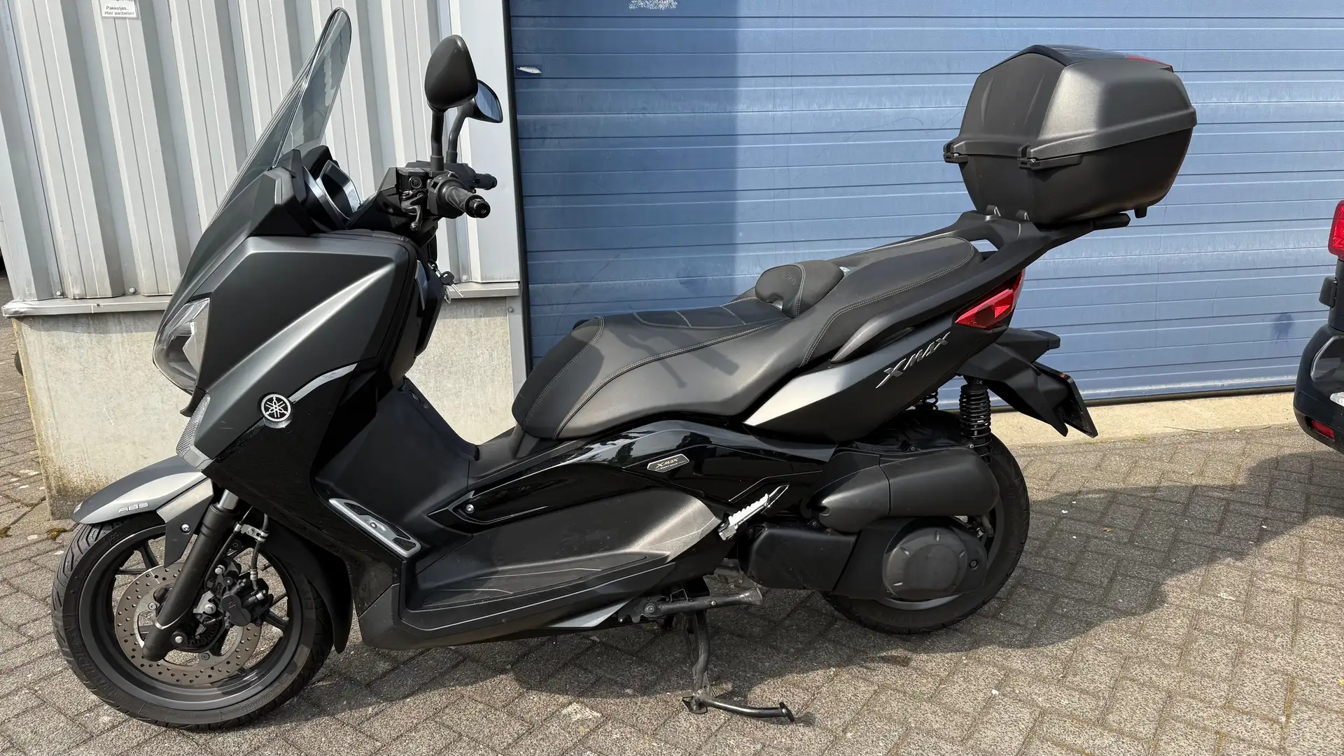 Yamaha X-Max 250 Ironmax Zwart - 1