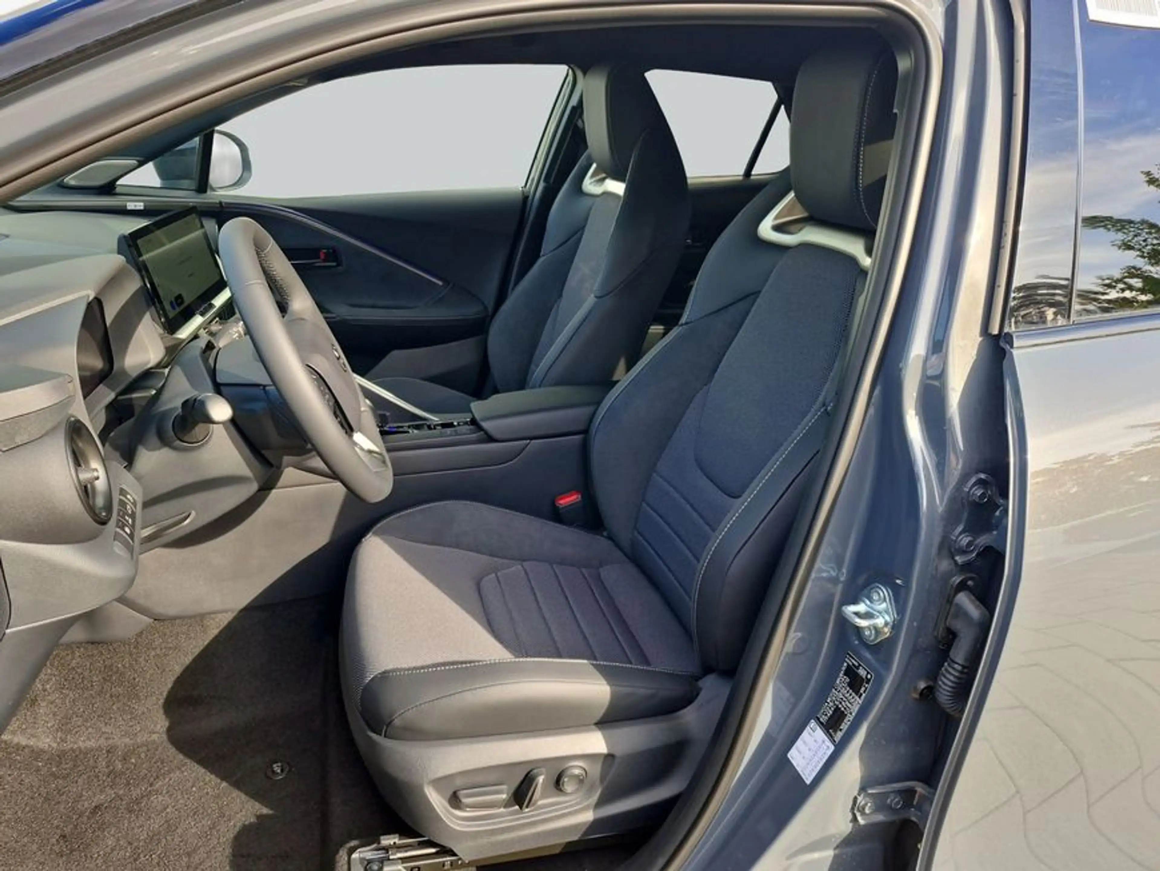 Toyota C-HR 2.0 Plug-in-Hybrid Lounge 111 kW, 5-türig — photo 11