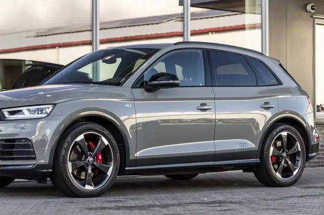 Audi Q5 view 16