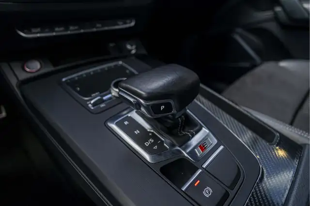 Audi Q5 view 24