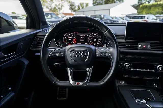 Audi Q5 view 7
