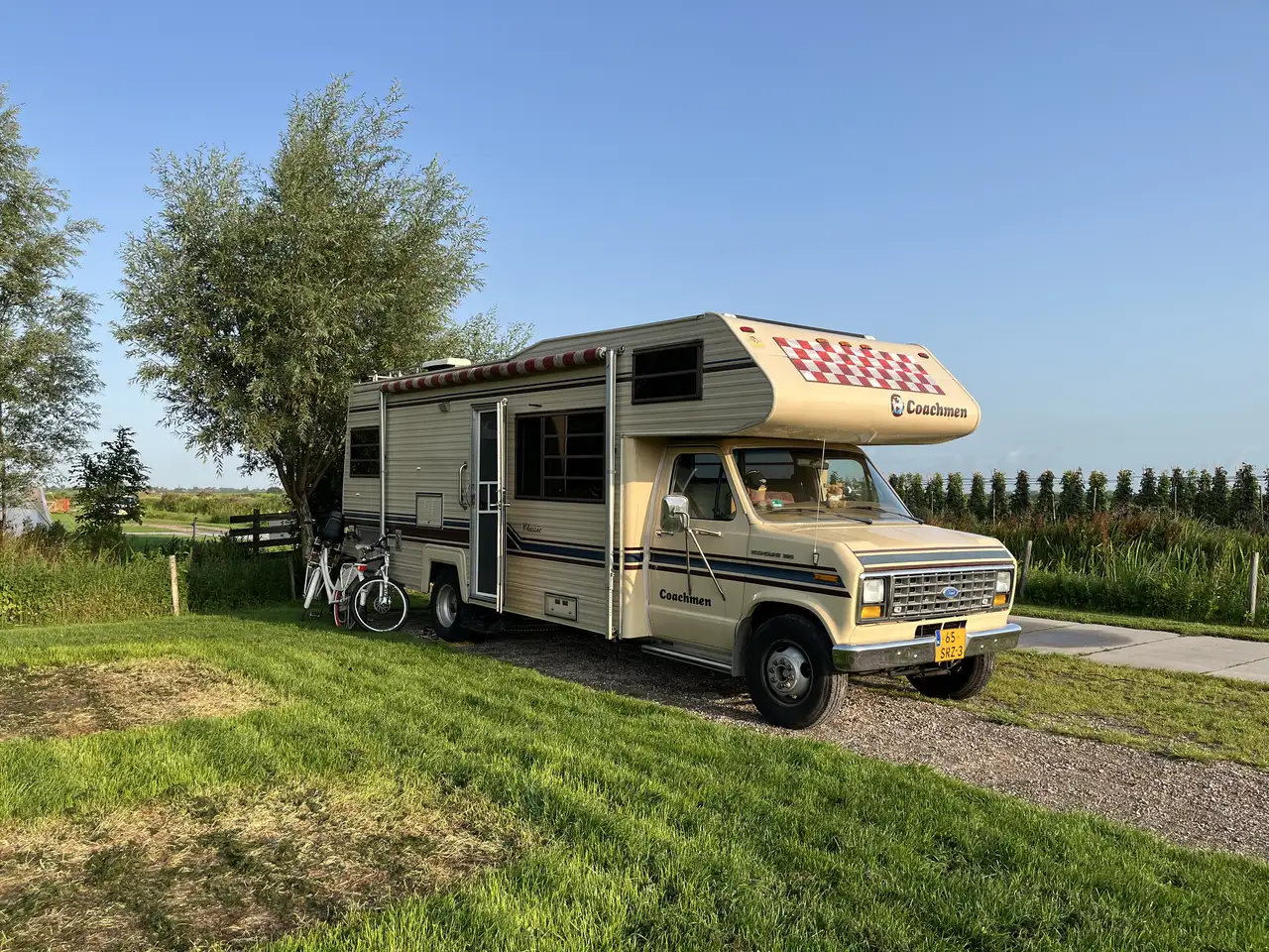 Ford Coachmen Camper, foto 1