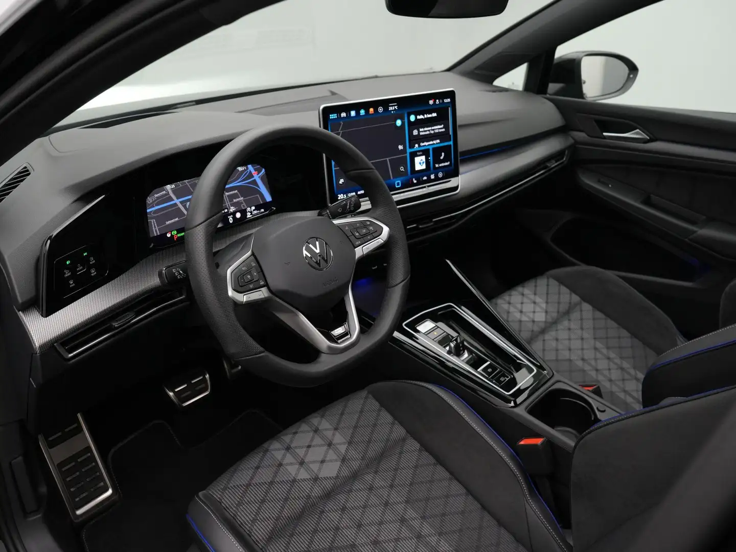 Volkswagen Golf 1.5 eTSI 150 pk DSG R-Line Edition | Panoramadak | Noir - 2