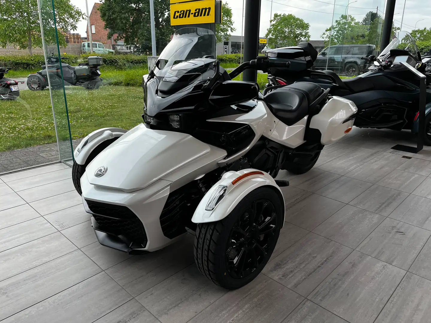 Can-Am Spyder F3 T // MY2025, IN STOCK! Alb - 1