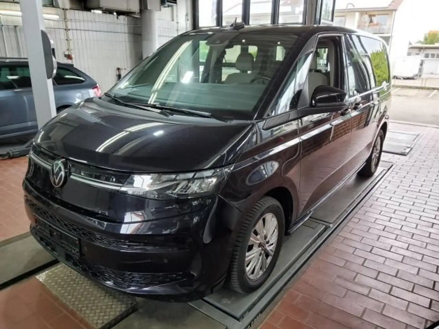 Volkswagen T7 Multivan Life KÜ 1.5 TSI DSG NAVI ALU17 7SITZE Noir - 2