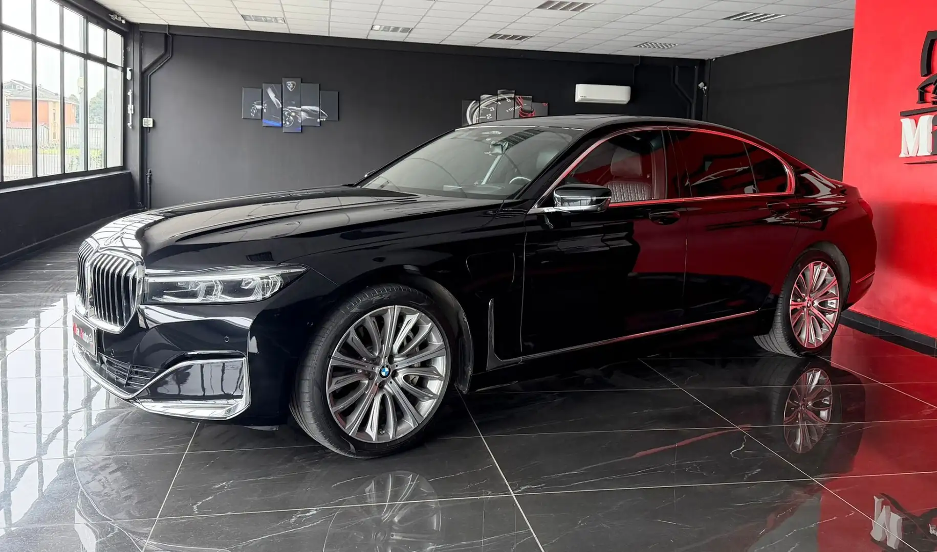 BMW 745 745e Schwarz - 1