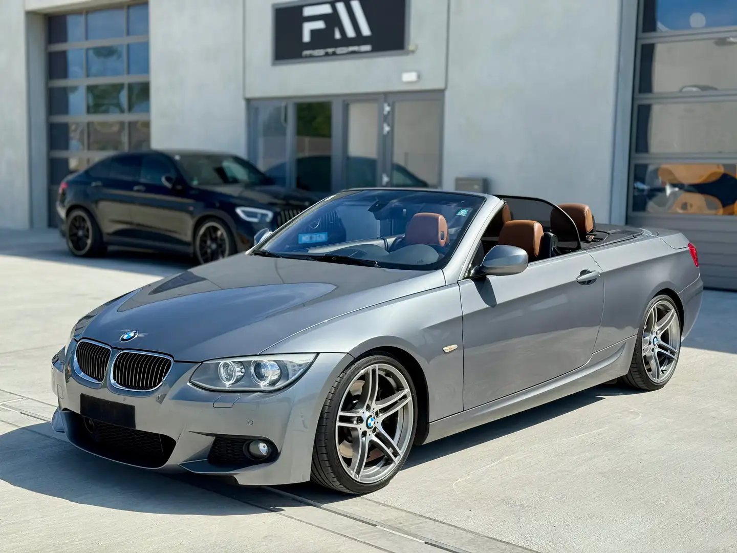 BMW 335 E93 335i N55, DKG, ACC, HarmanKardon, CIC, Grau - 1