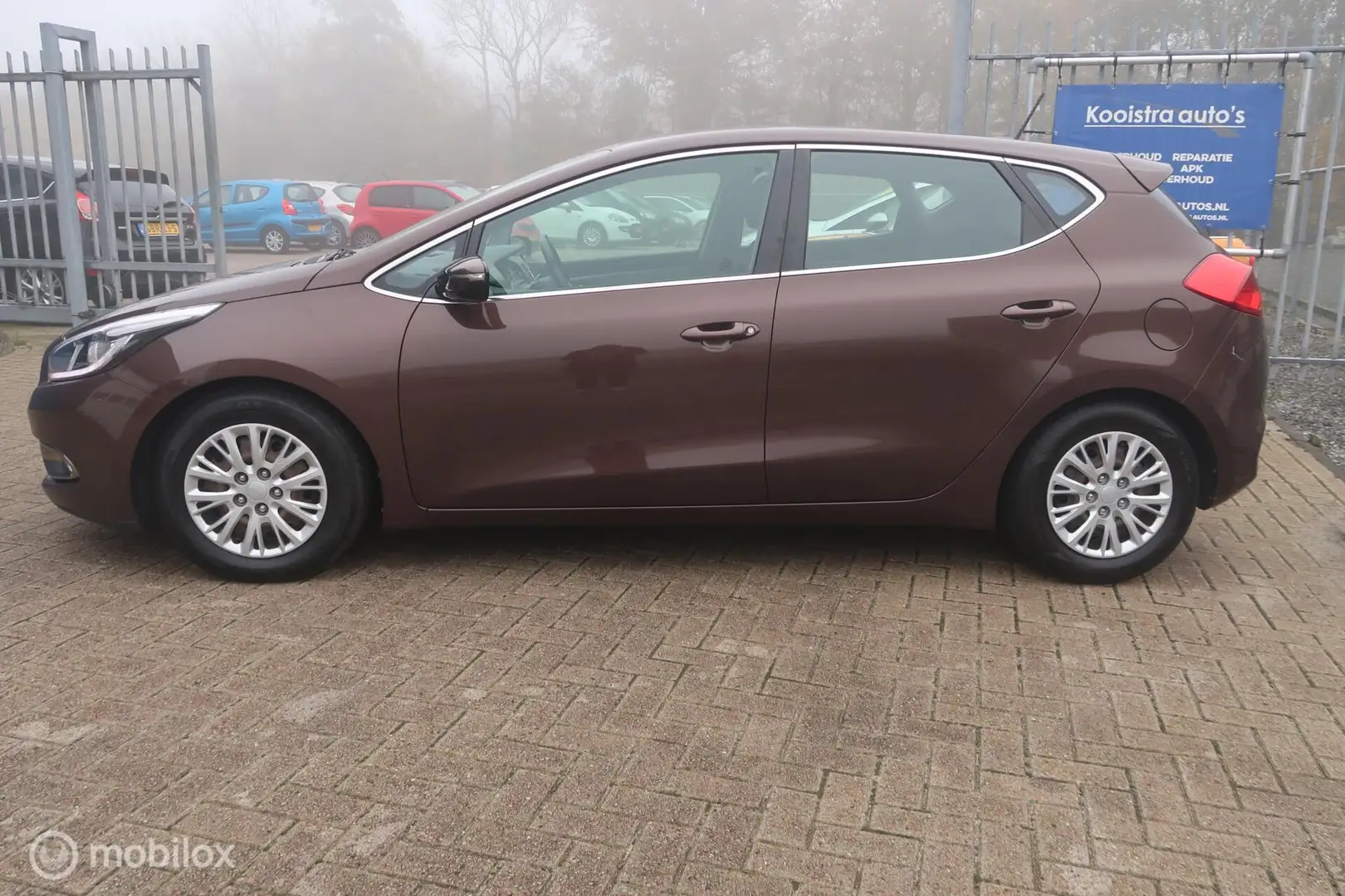 Kia Ceed / cee'd 1.6 GDI Plus Pack TREKHAAK, CLIMA, NAVI Bruin - 2