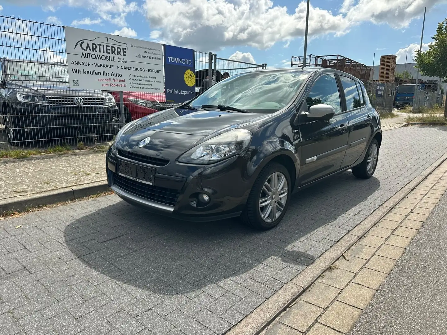 Renault Clio III Night and Day *KLIMAAUTO*PDC*PANORAMA* Schwarz - 1