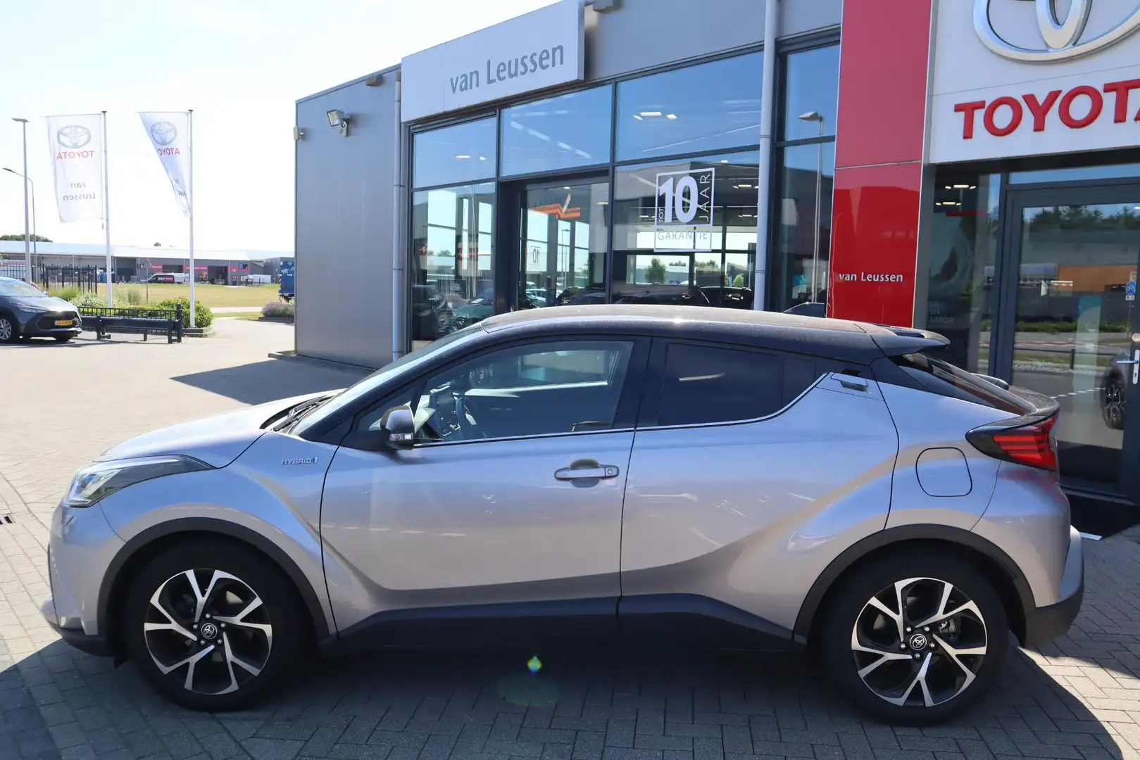 Toyota C-HR 2.0 HYBRID STYLE APPLE/ANDROID AFN-TREKHAAK AD-CRU Grijs - 2