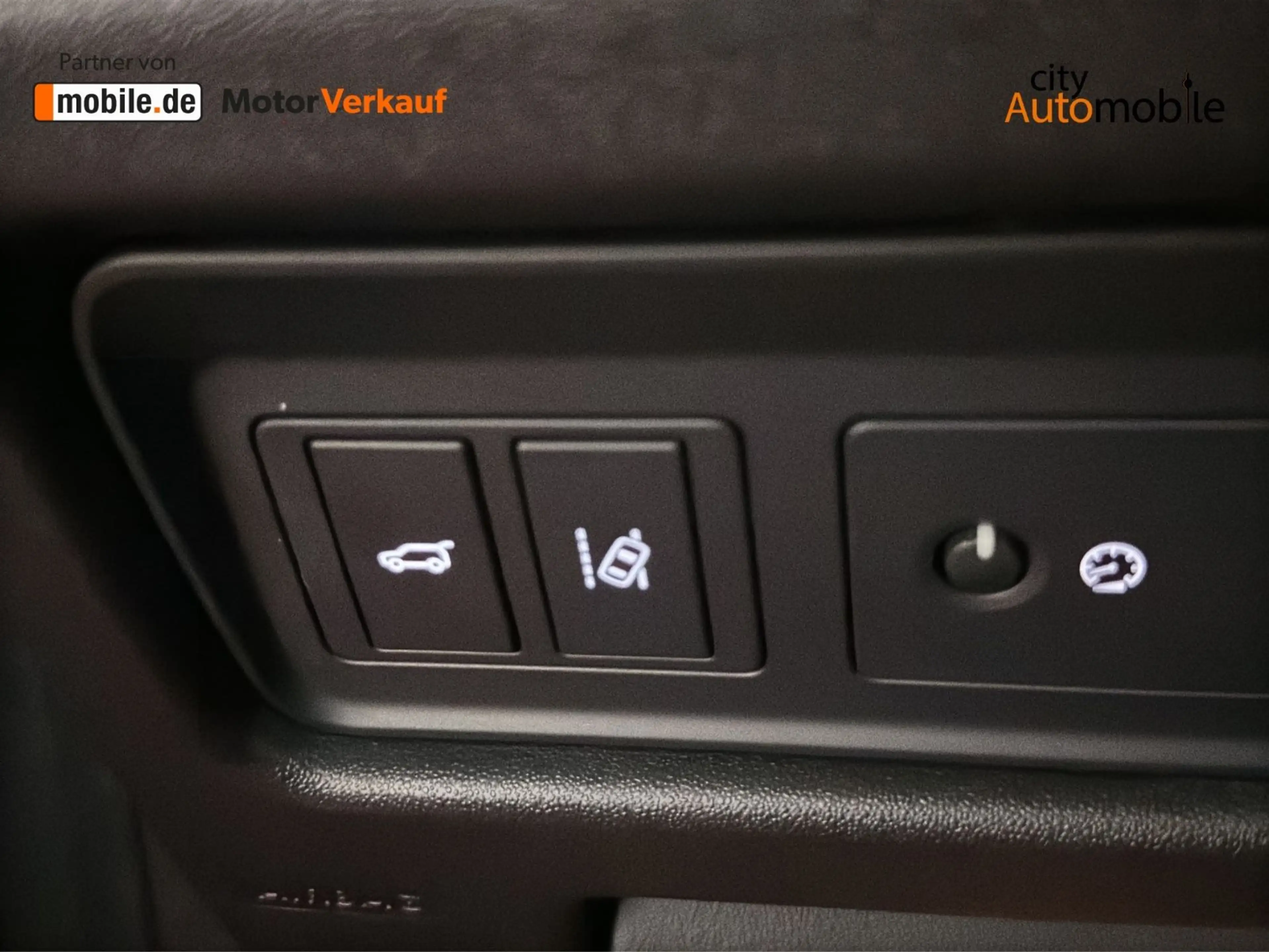 Land Rover Discovery Sport HSE/Pano-Dach/Leder/Navi/AHK — photo 13