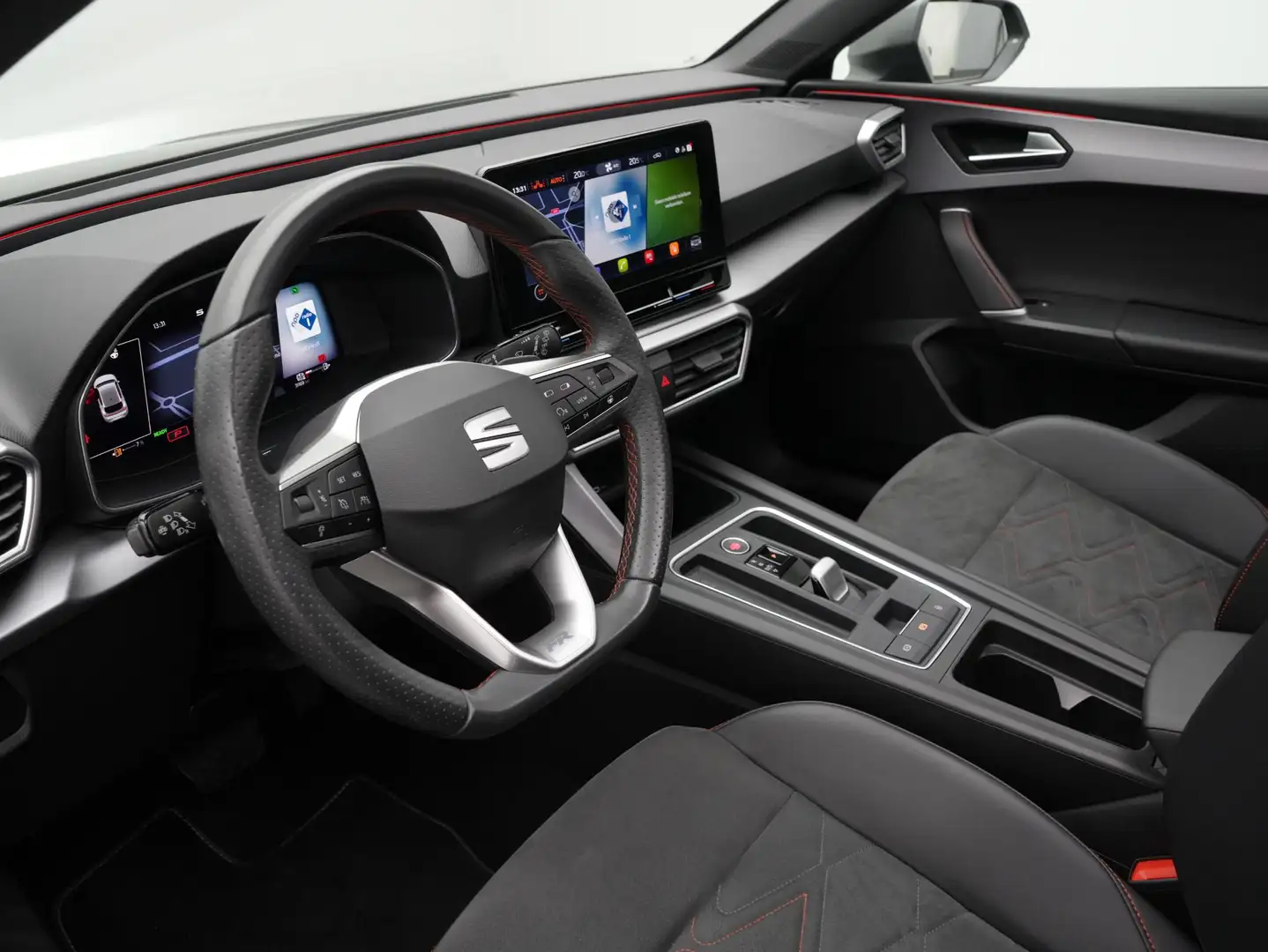 SEAT Leon 1.4 TSI eHybrid 204 pk PHEV FR Business Intense | Zwart - 2