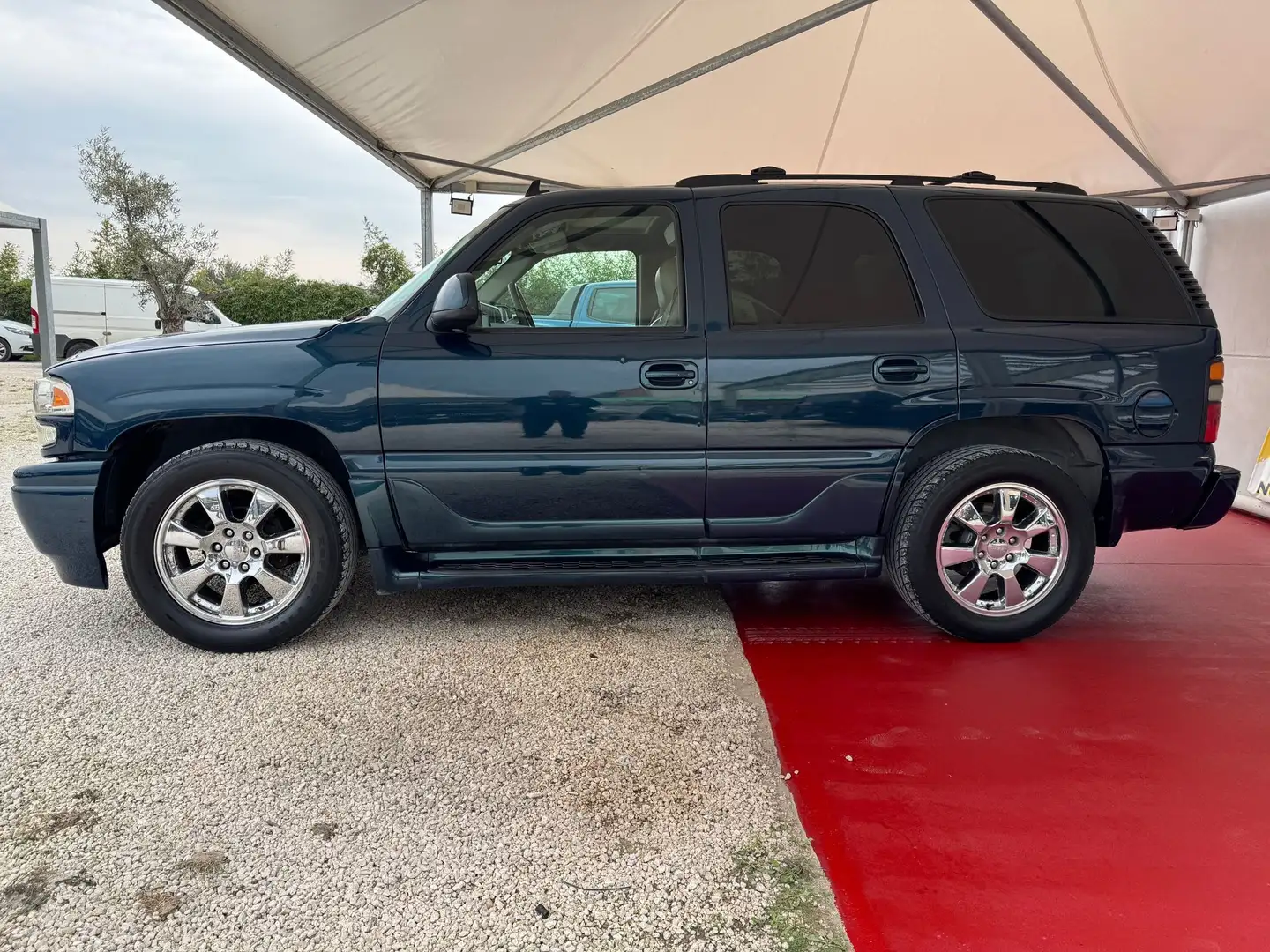 GMC Yukon - 2