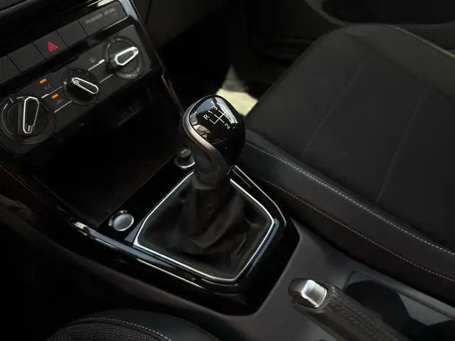 Volkswagen T-Cross view 11