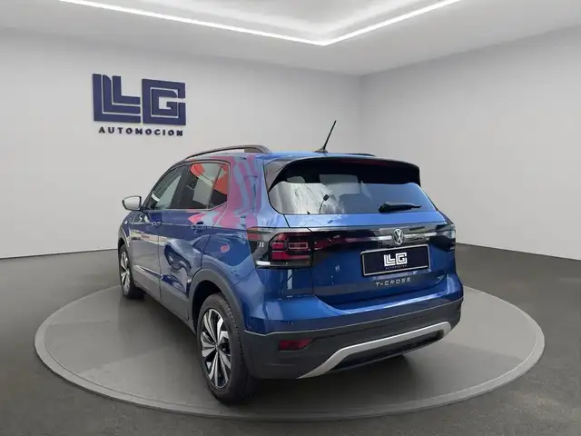 Volkswagen T-Cross view 9