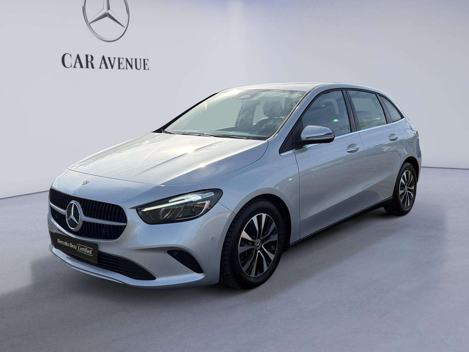 Mercedes-Benz B 180