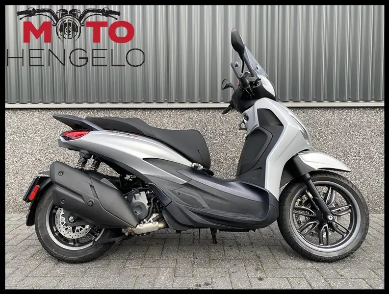 Piaggio Beverly 400