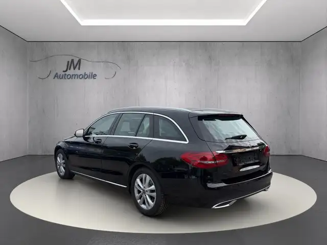 Mercedes-Benz C-Class view 5