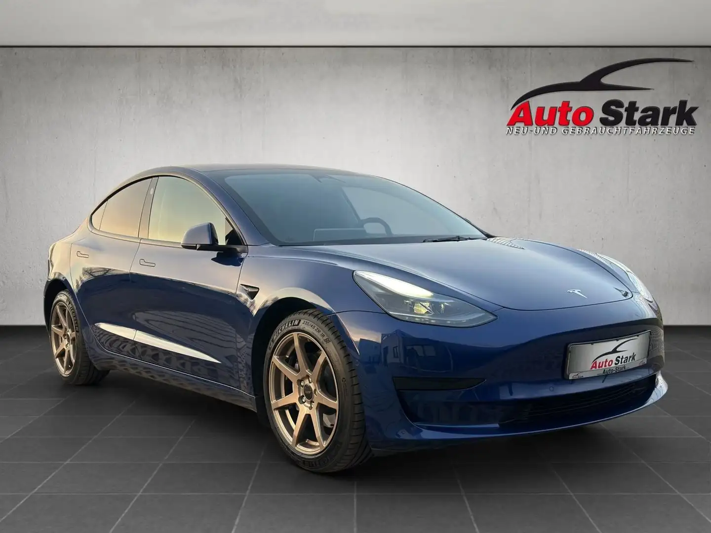 Tesla Model 3 °491 km Reichweite°325 PS°Matrix-LED°DEKRA-Siegel° Blau - 2