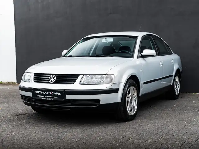 Volkswagen Passat 1,8 Comfortline 1 Hand geb 1939 Automatik