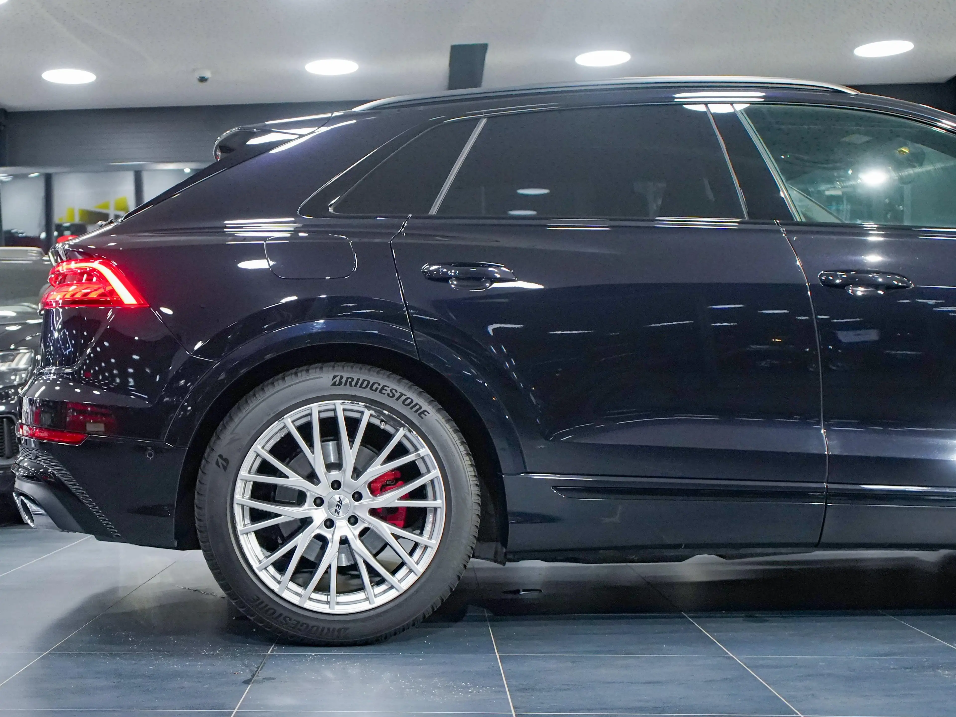 Audi SQ8 4.0 TDI quattro — photo 2