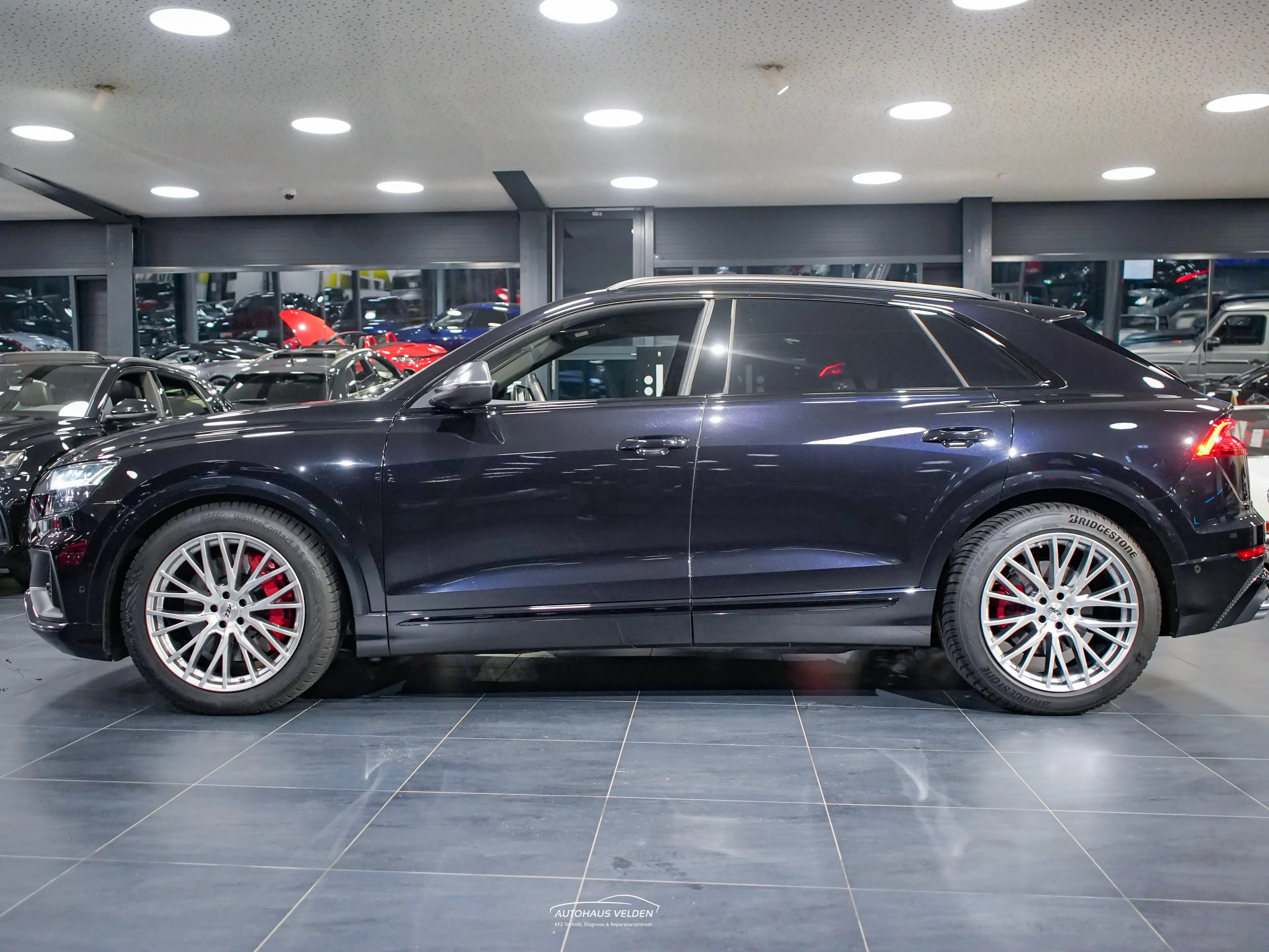 Audi SQ8 4.0 TDI quattro — photo 10