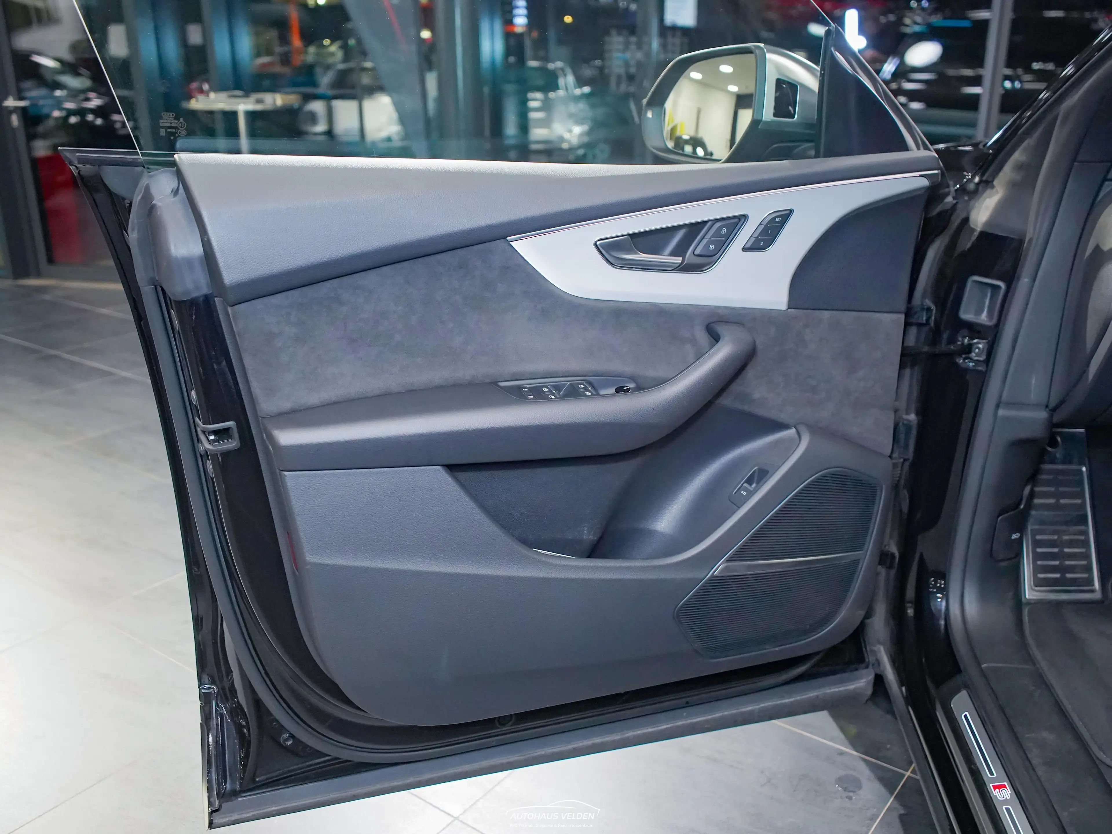 Audi SQ8 4.0 TDI quattro — photo 15