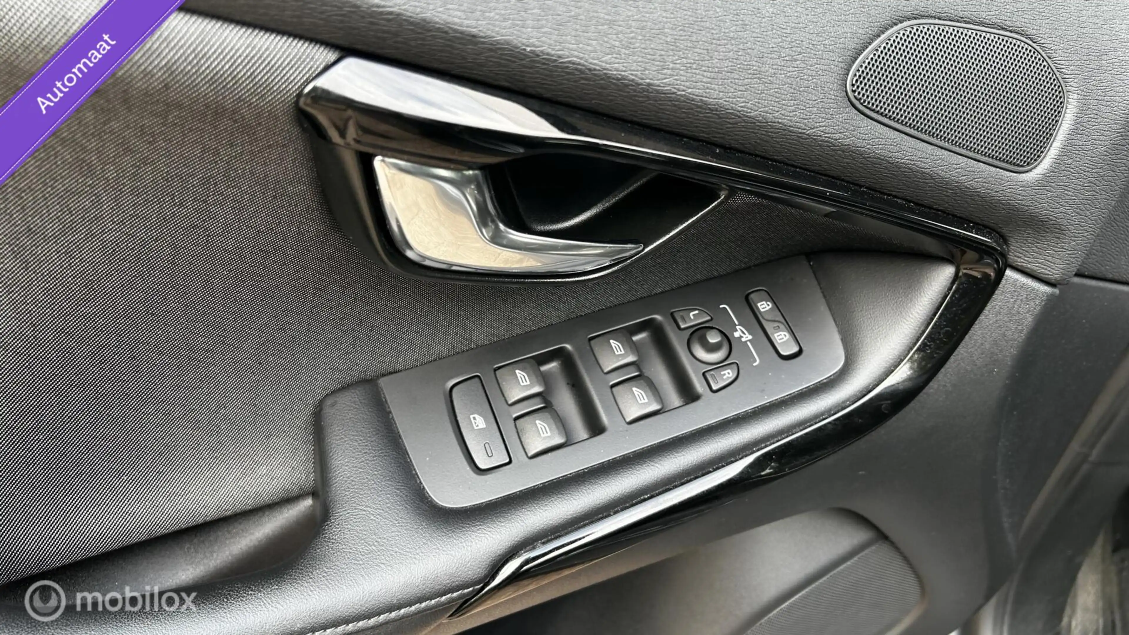 Volvo V40 Cross Country 1.5 T3 Dynamic Edition — photo 4