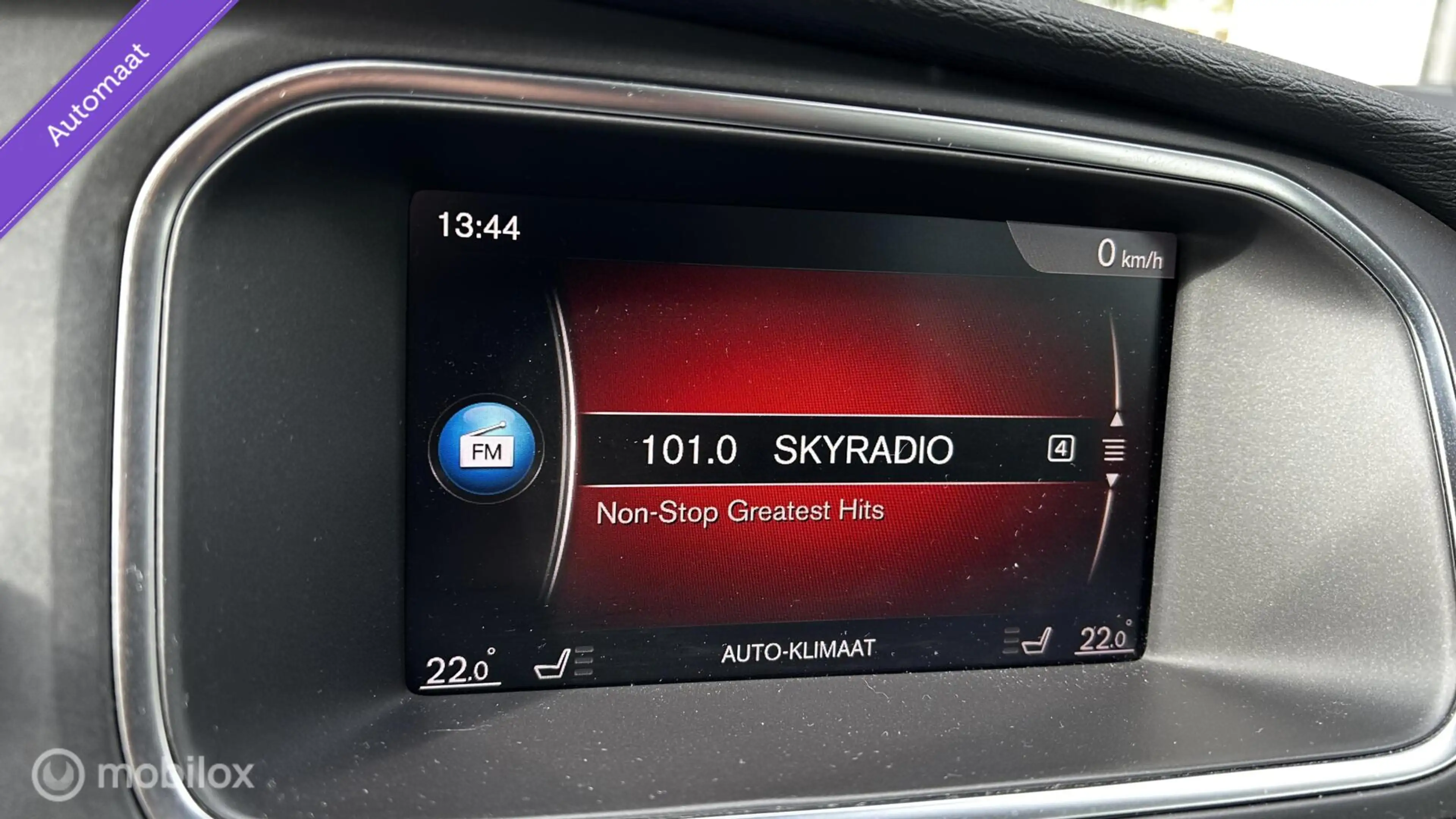 Volvo V40 Cross Country 1.5 T3 Dynamic Edition — photo 8