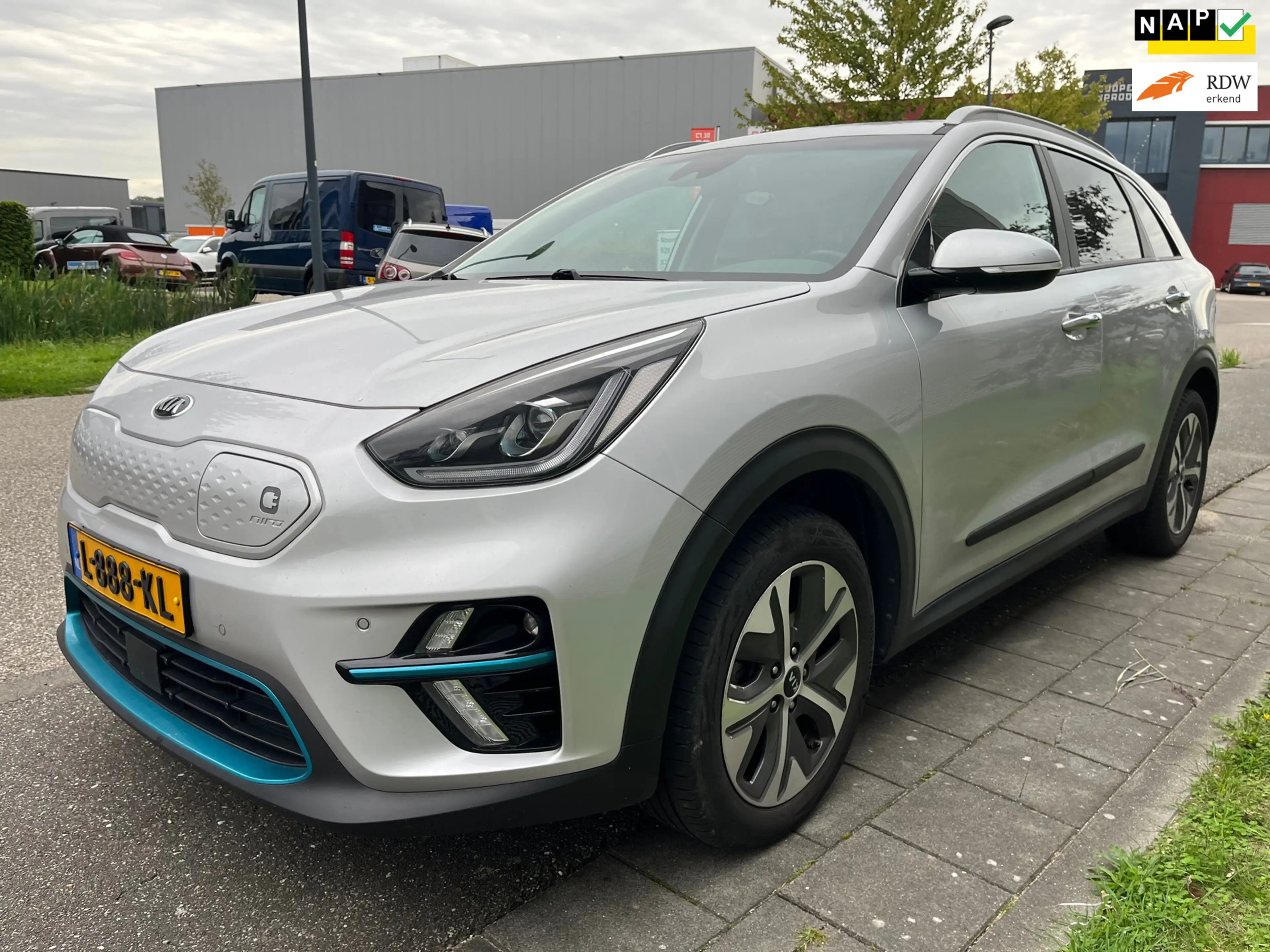 Kia e-Niro DynamicPlusLine 64 kWh/ bijgeluid motor/ SOH 99,4