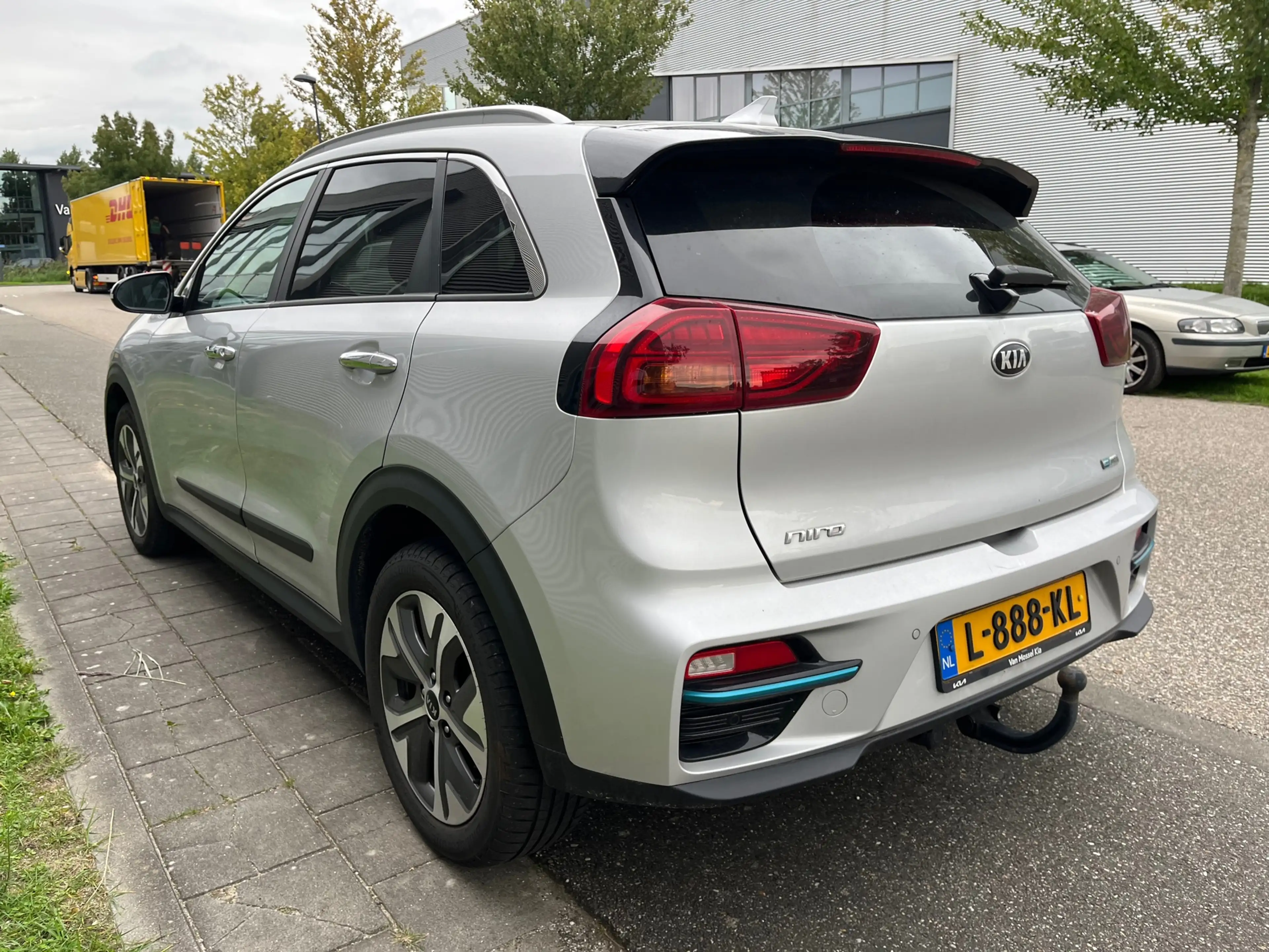 Kia e-Niro DynamicPlusLine 64 kWh/ bijgeluid motor/ SOH 99,4 — photo 7