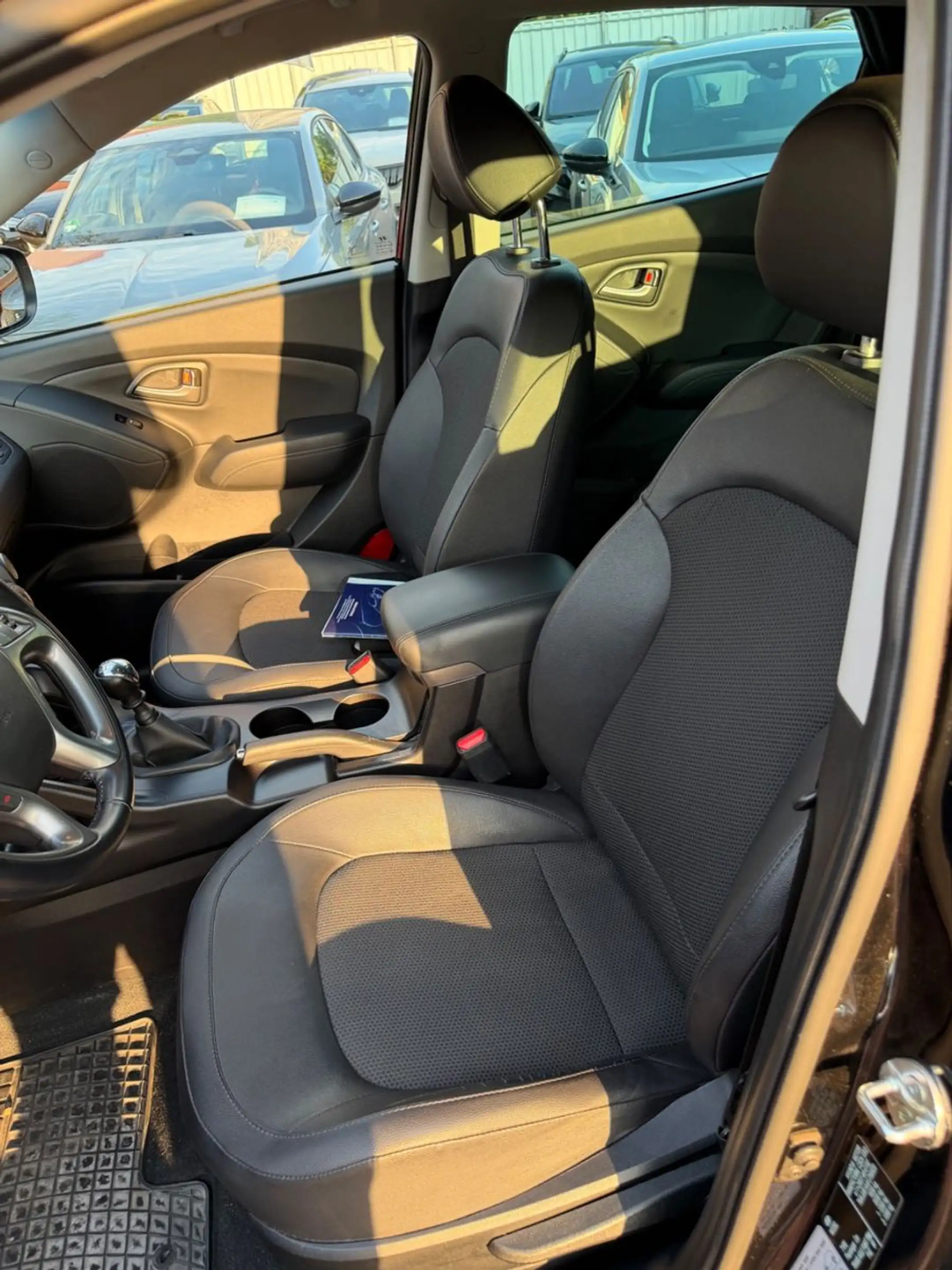 Hyundai iX35 1.6 GDI FIFA 1.Hd+AHK+Klimaauto+Winter — photo 4