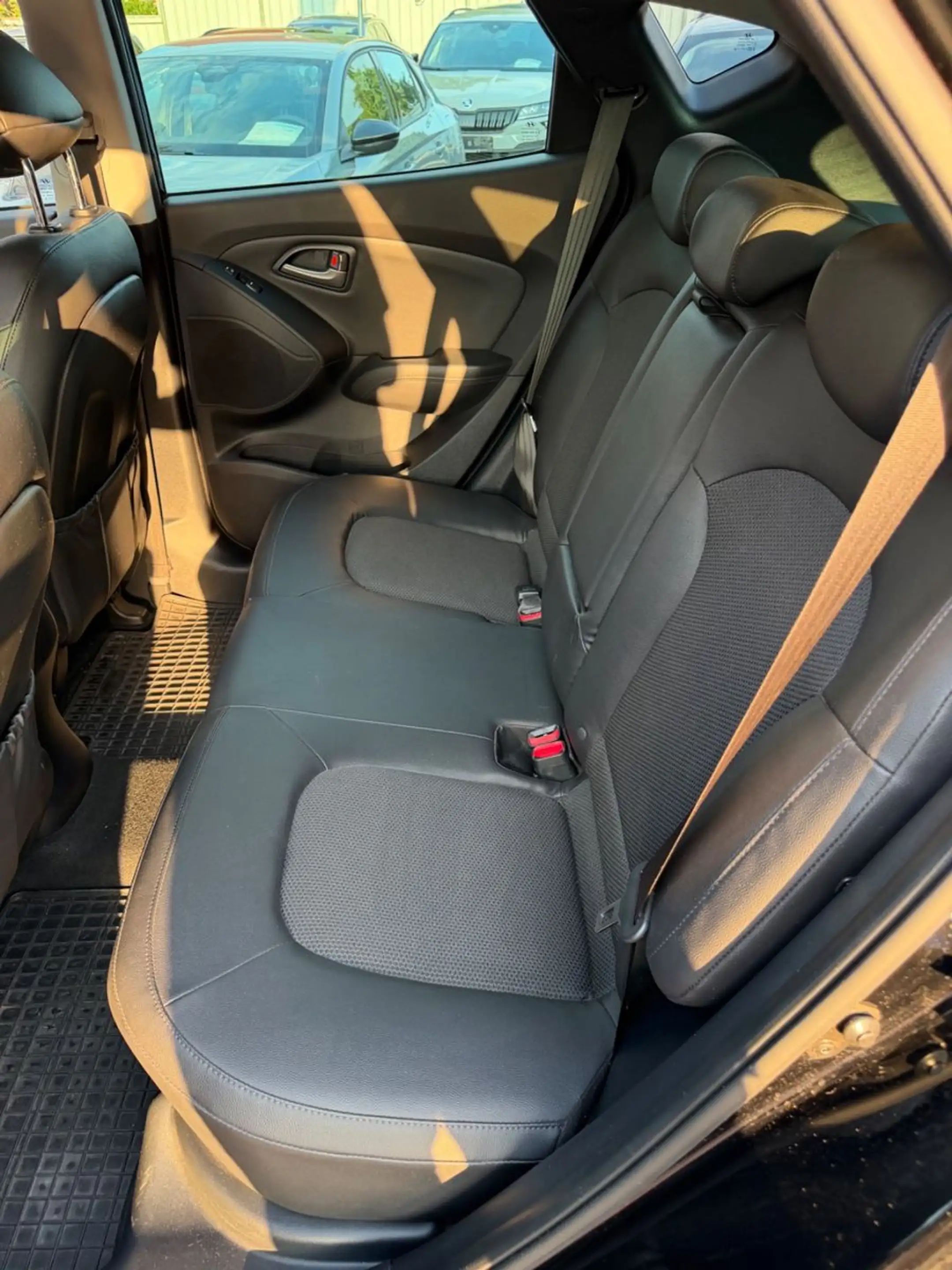 Hyundai iX35 1.6 GDI FIFA 1.Hd+AHK+Klimaauto+Winter — photo 9