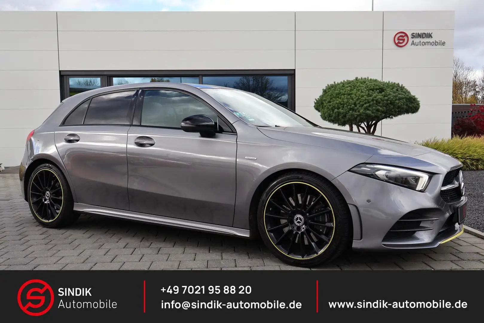 Mercedes-Benz A 250 AMG Edition 1 Pano-Ambiente-COMAND-LED Grau - 1