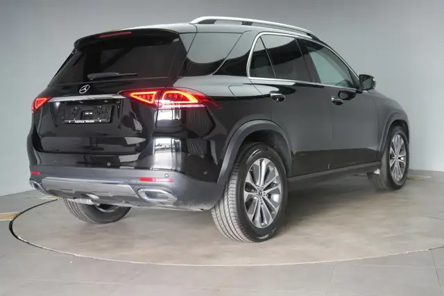 Mercedes-Benz GLE view 4