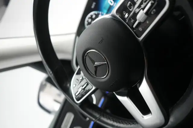 Mercedes-Benz GLE view 24