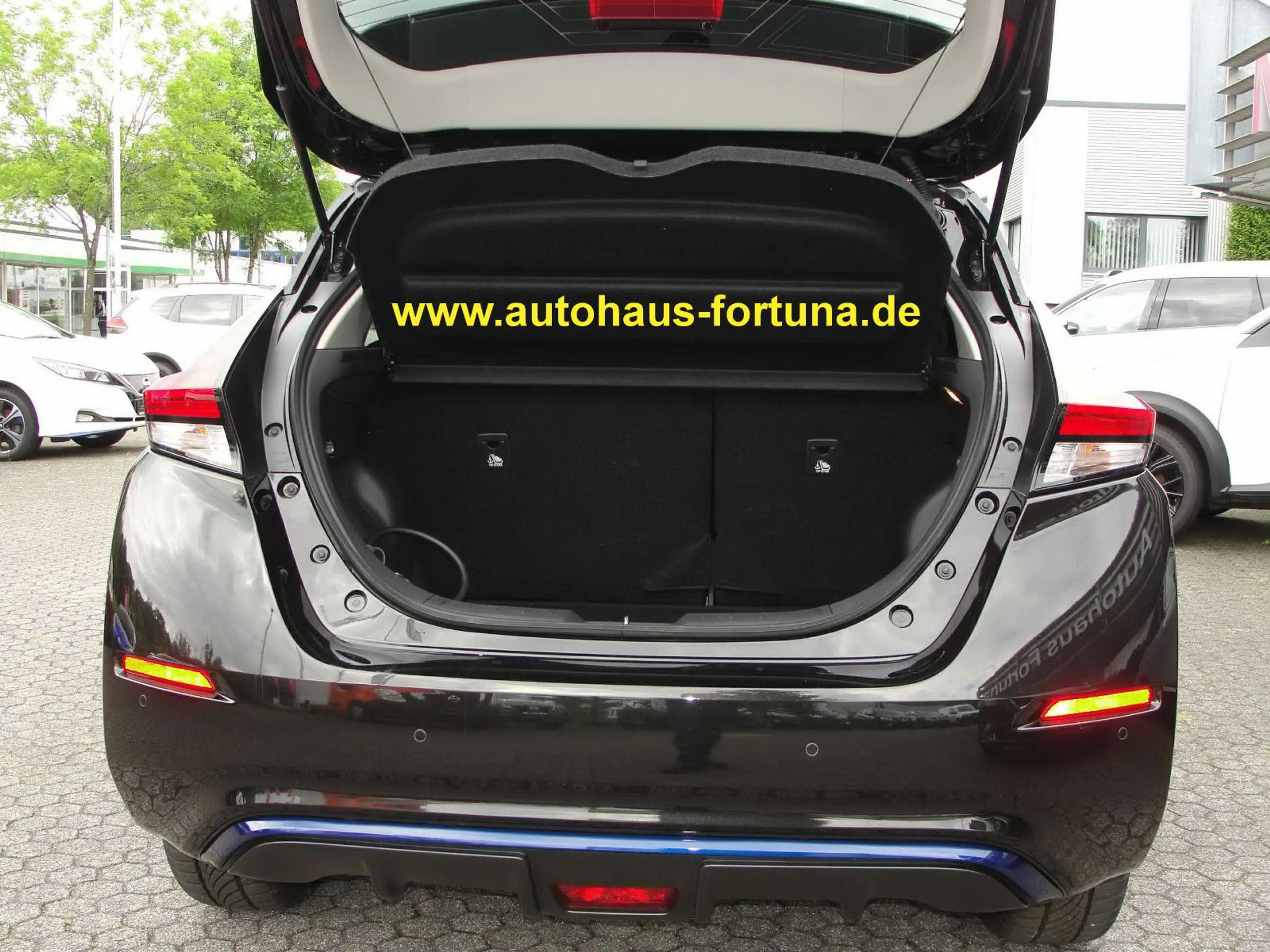 Nissan Leaf N-Connecta 40 kwh Kamera E-Pedal Winterpak — photo 5