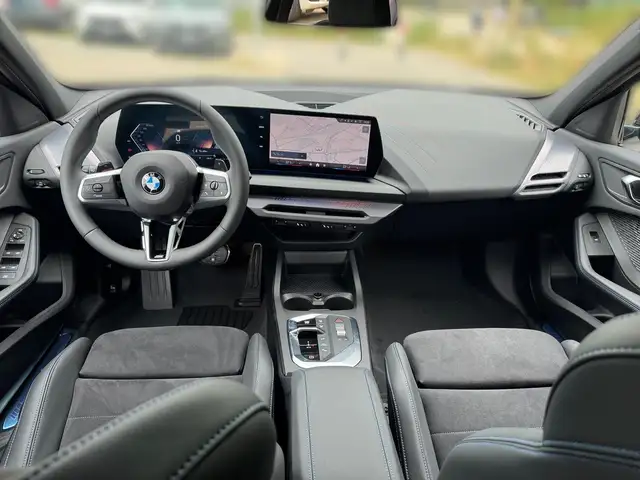 BMW 1 Series view 10