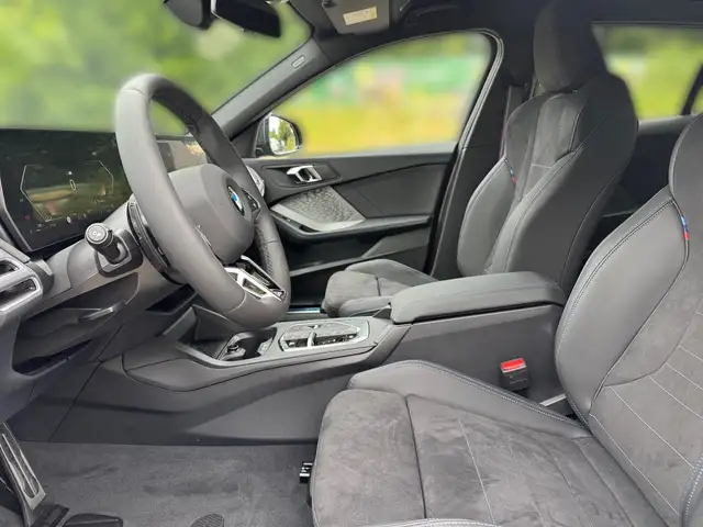 BMW 1 Series view 7