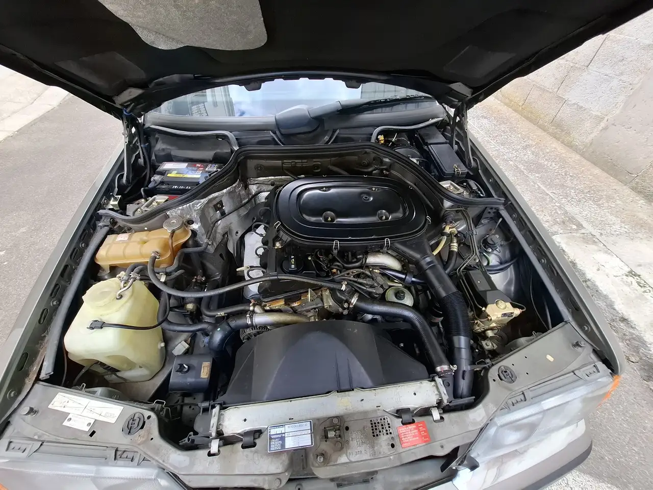 Mercedes-Benz E 200 (124), foto 6