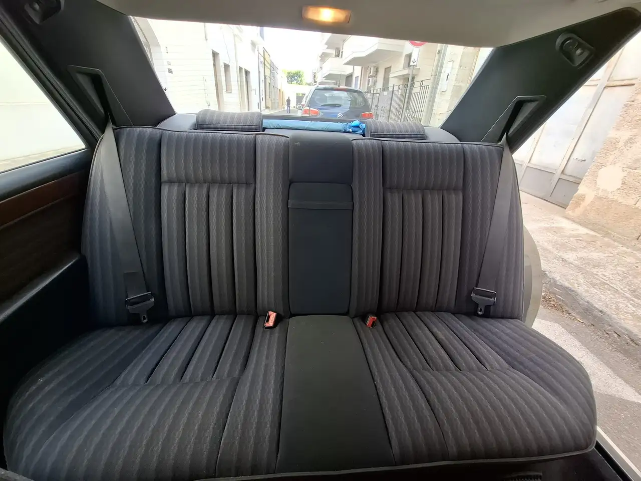 Mercedes-Benz E 200 (124), foto 9