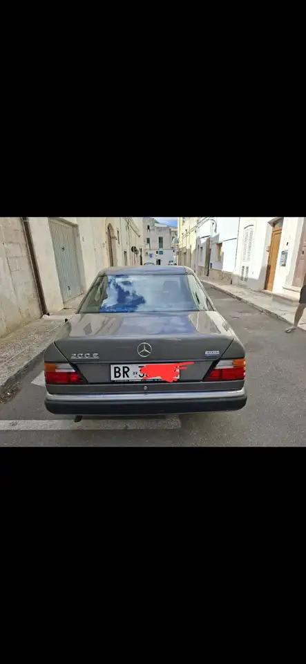Mercedes-Benz E 200 (124), foto 4