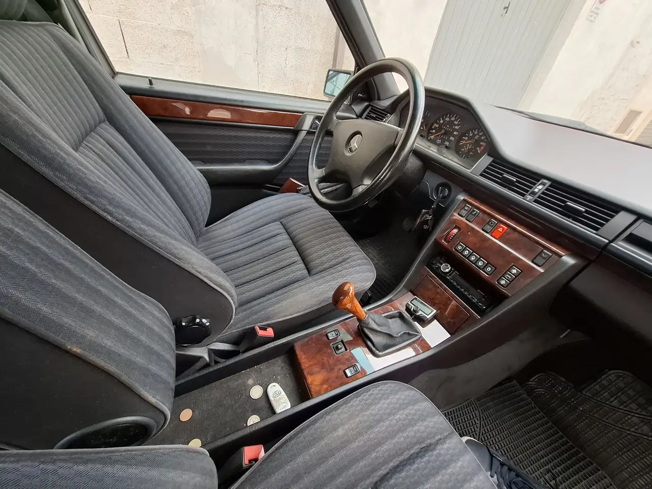 Mercedes-Benz E 200 (124), foto 8