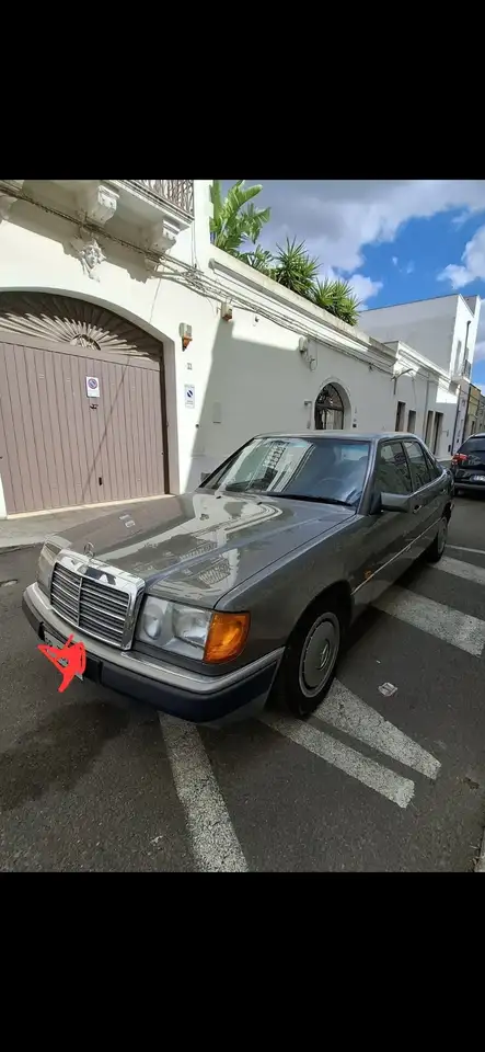 Mercedes-Benz E 200 (124), foto 3