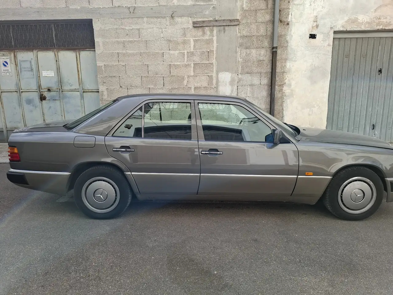 Mercedes-Benz E 200 (124), foto 11