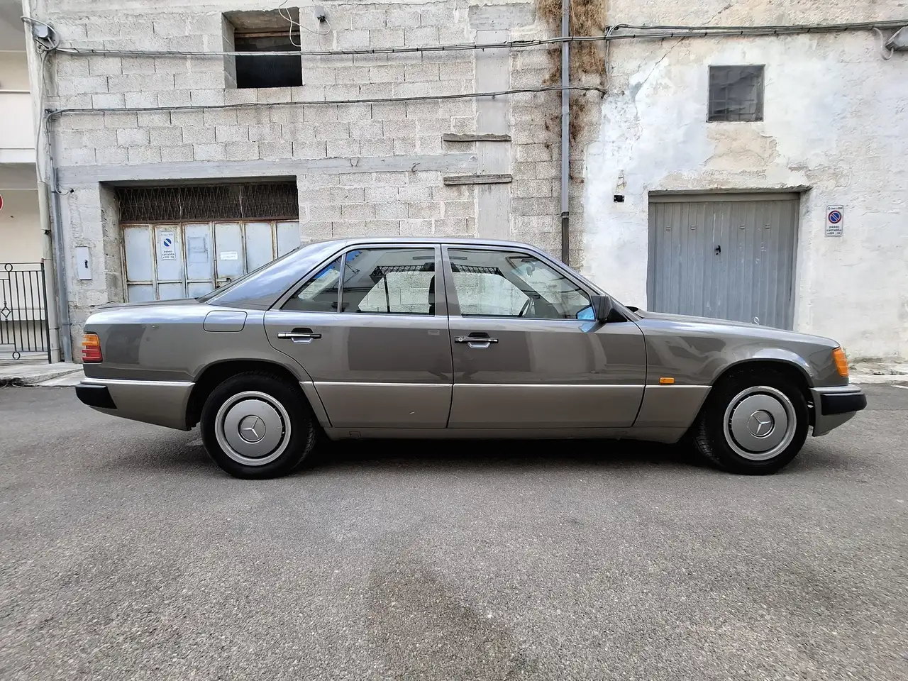 Mercedes-Benz E 200 (124), foto 5