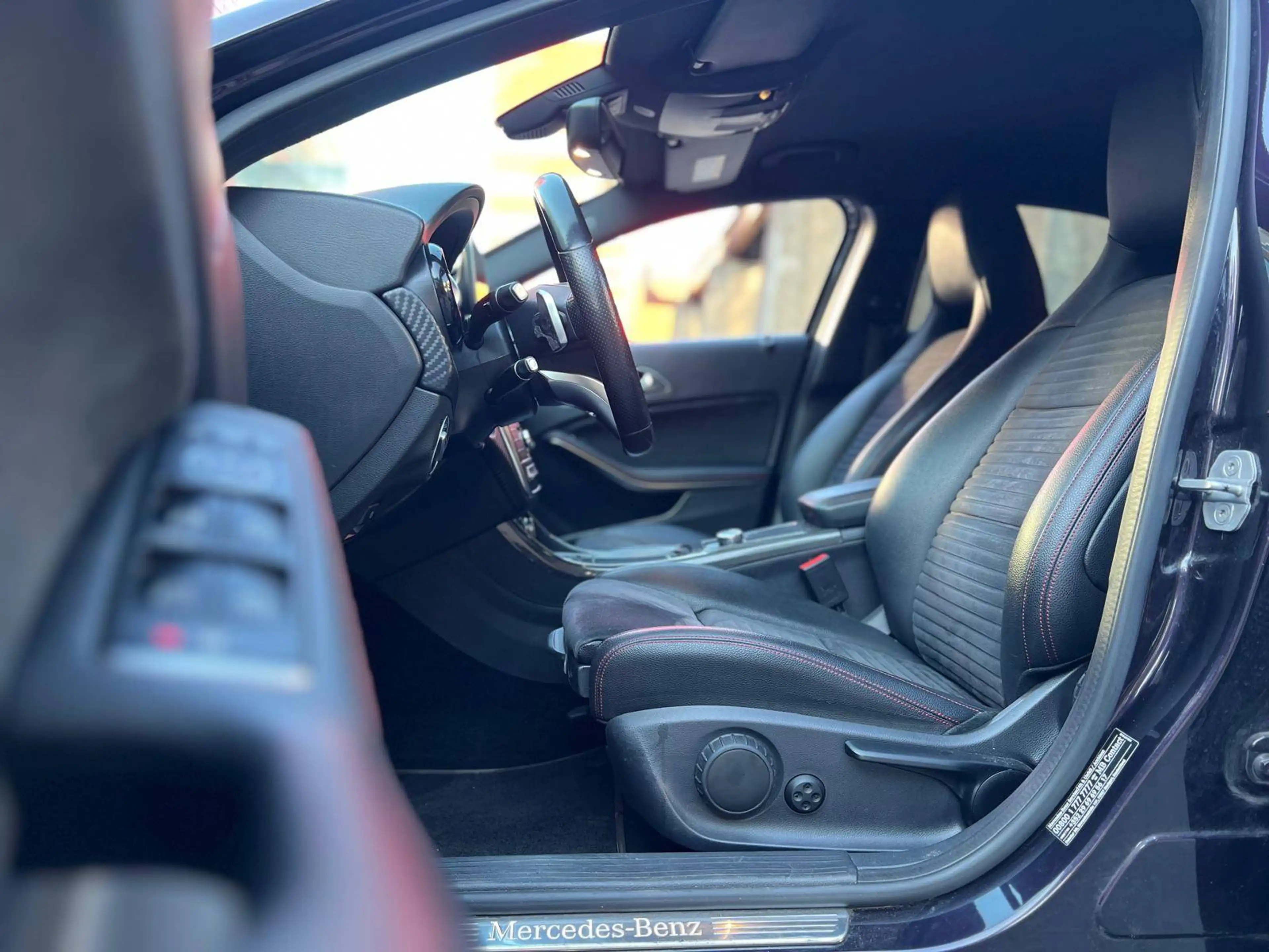 Mercedes-Benz A 200 AMG LINE / AUTOMATIQUE / ALCANTARA / — photo 13