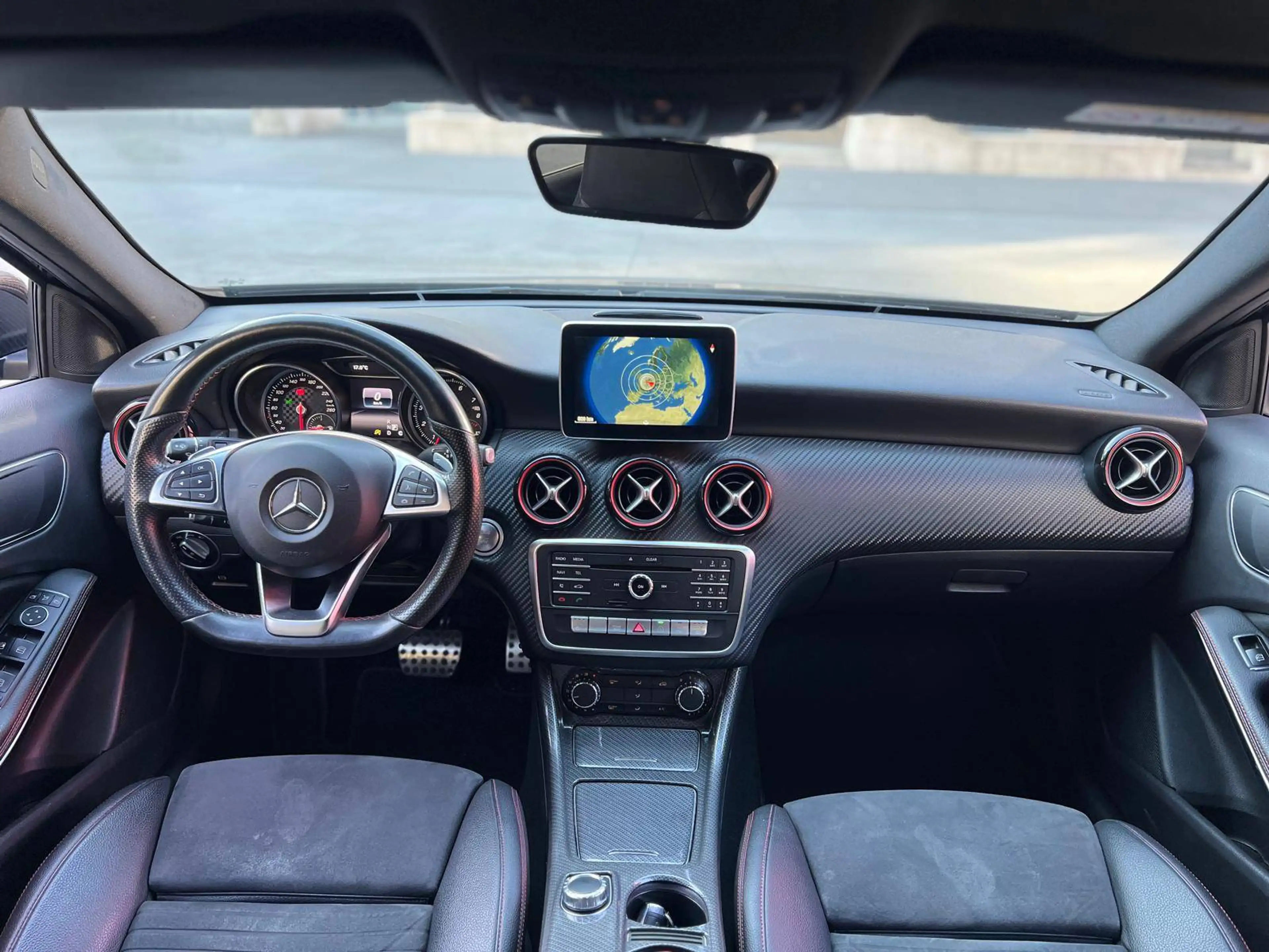 Mercedes-Benz A 200 AMG LINE / AUTOMATIQUE / ALCANTARA / — photo 9