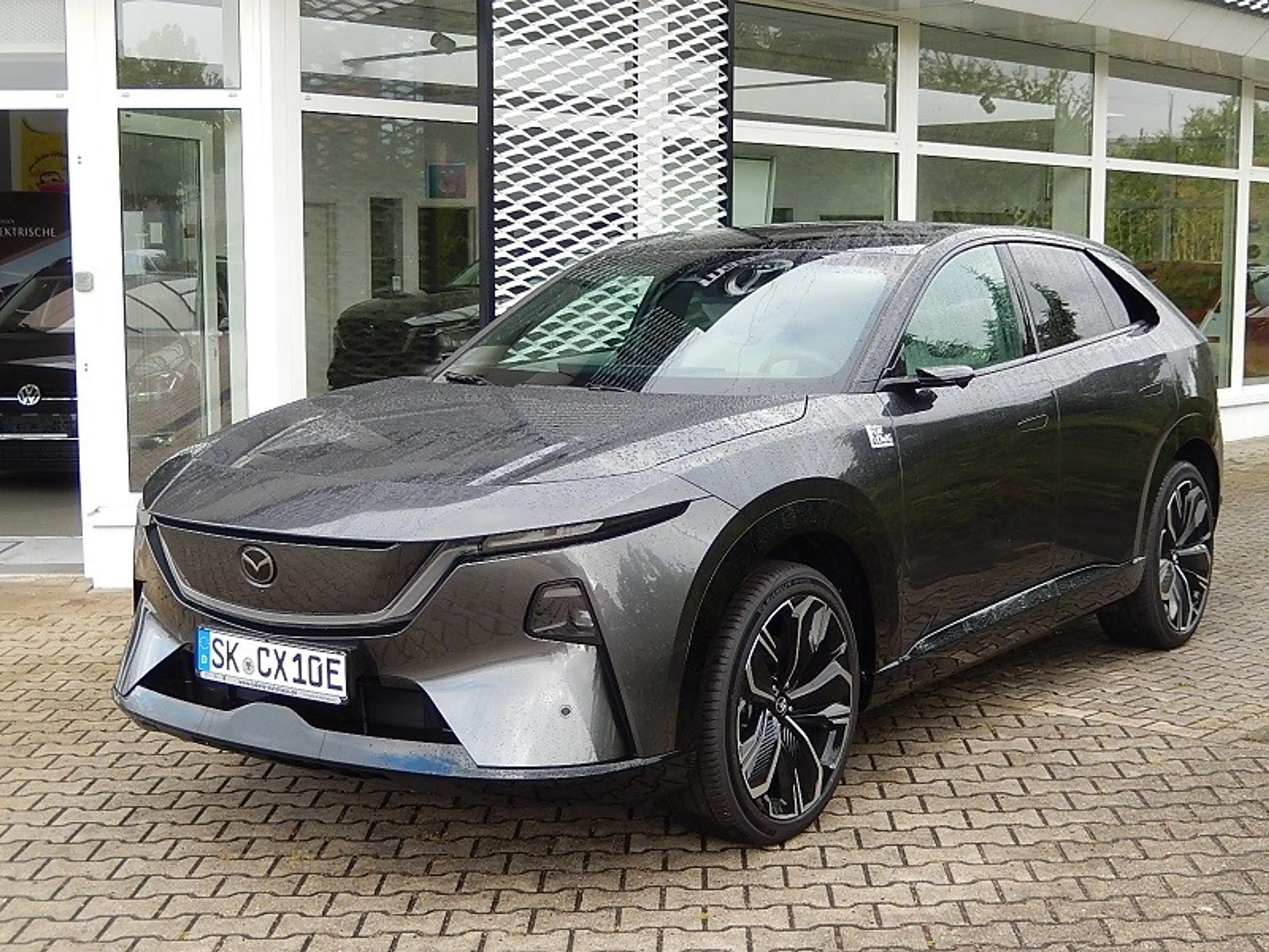 Mazda CX-6e EV 258ps — photo 2