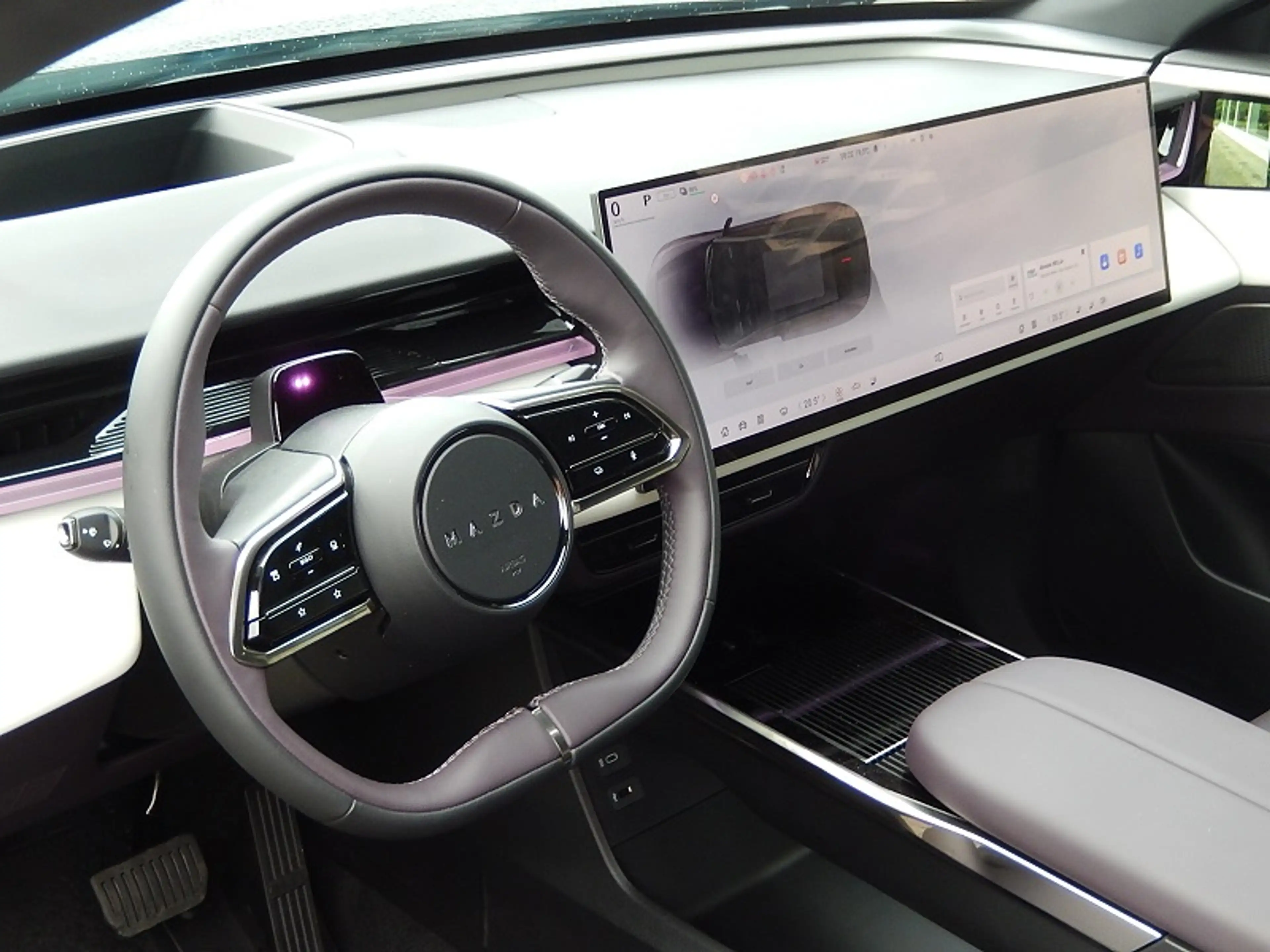 Mazda CX-6e EV 258ps — photo 8